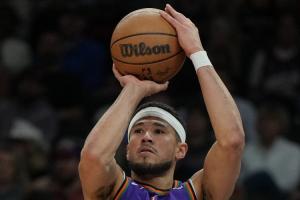 纳什以顾问身份重返太阳 布克：很兴奋有机会与他合作 他是大师