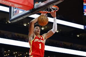 队记：老鹰裁掉科比-约翰逊等3人 后者为杰伦-约翰逊的弟弟