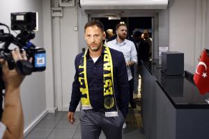 穆帅冤？土媒：费内巴切新帅预计将被解雇，带队2周解约金400万欧