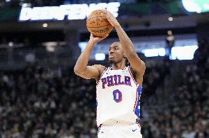 埃奇库姆：对马克西投篮印象深刻 肌肉记忆离谱超远出手动作不变