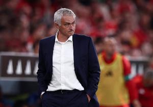 年薪约400万欧！邮报：穆帅若赛季后想离职需向本菲卡支付赔偿金