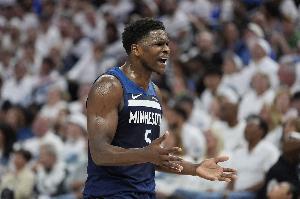 维拉纽瓦：爱德华兹让人想起乔丹 他朝此方向发展将会很恐怖