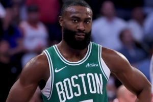 上季带伤打两个月！杰伦-布朗谈膝盖恢复：感觉很棒&我准备好了