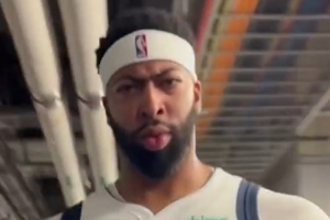 独行侠球员被叫全名的反应！好几个球员惊呆了 露出不可思议表情