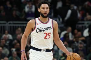 生涯薪资超2亿！记者：本-西蒙斯开季时不会出现在NBA球队名单上