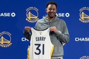 科尔：波姐更沉稳&投篮更自信 小库里没打对抗赛&先做高质量训练