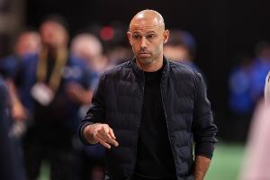 马斯切拉诺：我和梅西没发生争执，当时是在谈论如何寻找进攻空间