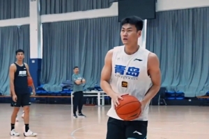 青岛国信制药男篮假期不停练！