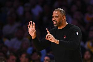 乌度卡：卡佩拉既可以承担传统中锋角色 也可以与申京组成双塔