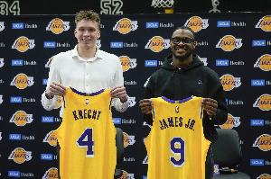 布朗尼单臂补扣？克内克特：他是我兄弟 那太燃了&非常完美