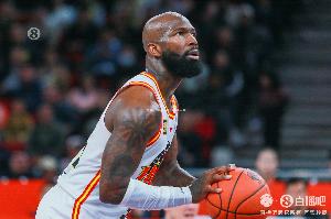 琼指导又再在线讨薪！琼斯：我带伤上阵 长沙勇胜却不愿支付报酬