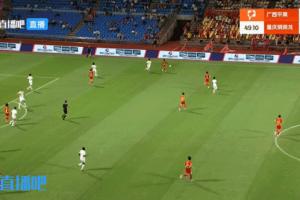 一场重伤两人！中甲广西vs重庆，阿萨莫阿颈椎骨折、黄威腓骨骨折