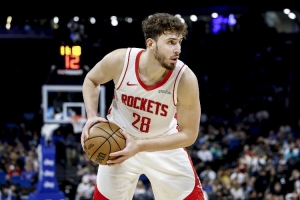 谁是小火龙？申京8中5贡献13分5篮板13助攻4抢断 仅出现1次失误