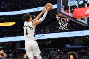 奥拉朱旺：你无法封盖文班的跳投或勾手 他各种旋转之后还能投