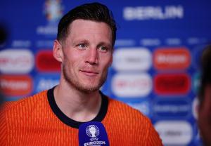 韦霍斯特：我的进球确实是哨响后的射门，加克波说他想罚点球