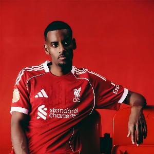 表现挣扎+拖累国家队，英媒：伊萨克罢训逼宫致困境效仿者应警示