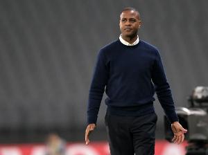 不敌伊拉克无缘世界杯后，印尼球迷呼吁要求克鲁伊维特下课