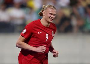 国家队50球所用场次：哈兰德46场最少，梅西107场，C罗114场