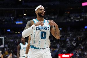 开局炸裂！布里奇斯首节5中5 全场18中7拿到20分 另有11板2助1断