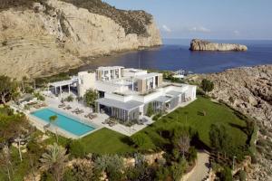 西媒：因前房主违规扩建，梅西伊比萨岛豪华别墅面临部分拆除风险