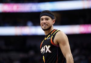 布克：对新赛季感到兴奋 担任球队的领袖是我重大职责