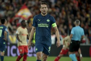 埃因霍温官方：下场比赛前正式告别卢克-德容，球员入选星光大道