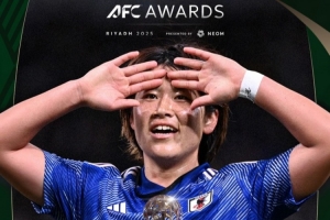 官方：高桥花当选亚足联年度最佳女足球员