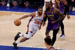 詹姆斯季中交易最可能去哪？记者和薪资专家一致认为：尼克斯