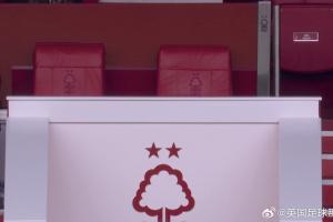 比赛中的这一刻，波斯特科格鲁已经下课了……