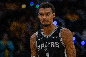 NBA官推列文班季前赛数据：20.4分钟砍17分8.8板4助 命中率66%