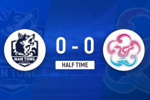 半场-黄蒋大亚错失良机两队半场仅1射正 南通队0-0无锡队