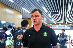 足球报：国安近5轮4负，球队绝非仅仅靠换帅就能立刻走出低谷