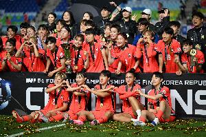 不坐经济舱！韩媒：韩国女足要求和男足同待遇，以罢赛威胁足协