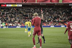 红牌惹的祸？埃基蒂克染红后1停1首发2替补，3场0球0助利物浦全负