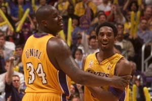 杨毅：说02西决湖人赢国王靠黑哨真不好反驳 奥尼尔最烦迪瓦茨了