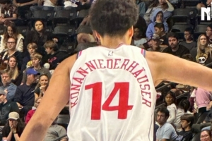 你才是字母哥吧？快船新秀尼德豪泽球衣背面姓氏多达18个字母！