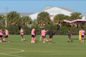 记者：梅西缺席迈阿密国际在本周二的训练，贝克汉姆观看了训练课