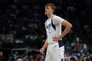 基德谈弗拉格打控卫：本质上更像是让他承担锋线指挥官的角色