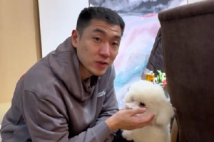 高诗岩妻子更新社媒：最近素材太多了 先发一个带娃日常