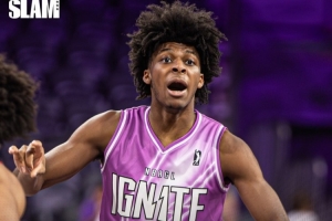 打了3年发展联盟！斯库特-亨德森点燃队队友将重返NCAA打球