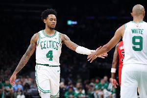 填满数据栏！绿军新援A-西蒙斯首秀 10中5&三分6中2拿到13分4板