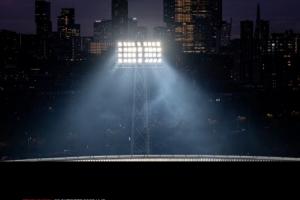 原本22点30开球！费耶诺德欧联杯比赛因天气原因推迟至明晨3点