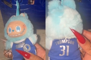 变着法子秀恩爱！克莱女友晒出穿着克莱球衣的拉布布