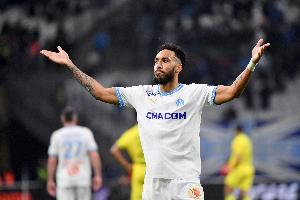 奥巴梅杨不满裁判：埃默森吃牌莫名其妙，我们甚至没法和裁判沟通