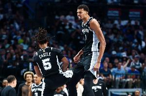 历史首次！第一次有4人都在常规赛揭幕战得分上40+