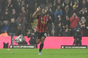 邮报：利物浦夏窗曾考虑买塞梅尼奥，但为不阻碍恩古莫哈发展放弃