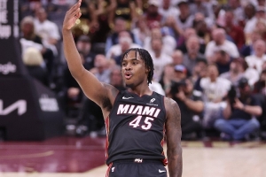 戴维恩-米切尔：球队比赛节奏很好 若遵守战术原则我们很难被阻挡