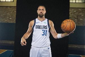 克莱：我们球员应该受到球迷的批评 场上表现是我们自己打出来