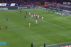 米兰7分钟领先！莱奥内切远射破门，激情滑跪庆祝