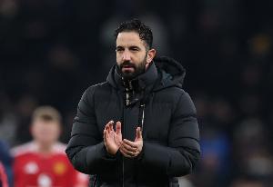 曼联本赛季英超5个主场拿下4胜，也是2年来首次主场联赛4连胜